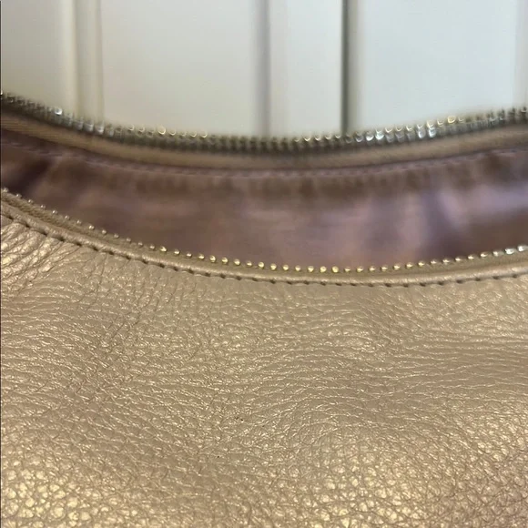 Coach Metallic Tan Shoulder Bag See Slight Callouts In Photos - Picture 14 of 14